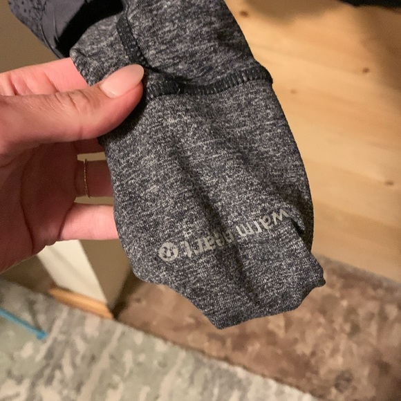 Lululemon running jacket with hood - Picture 4 of 5